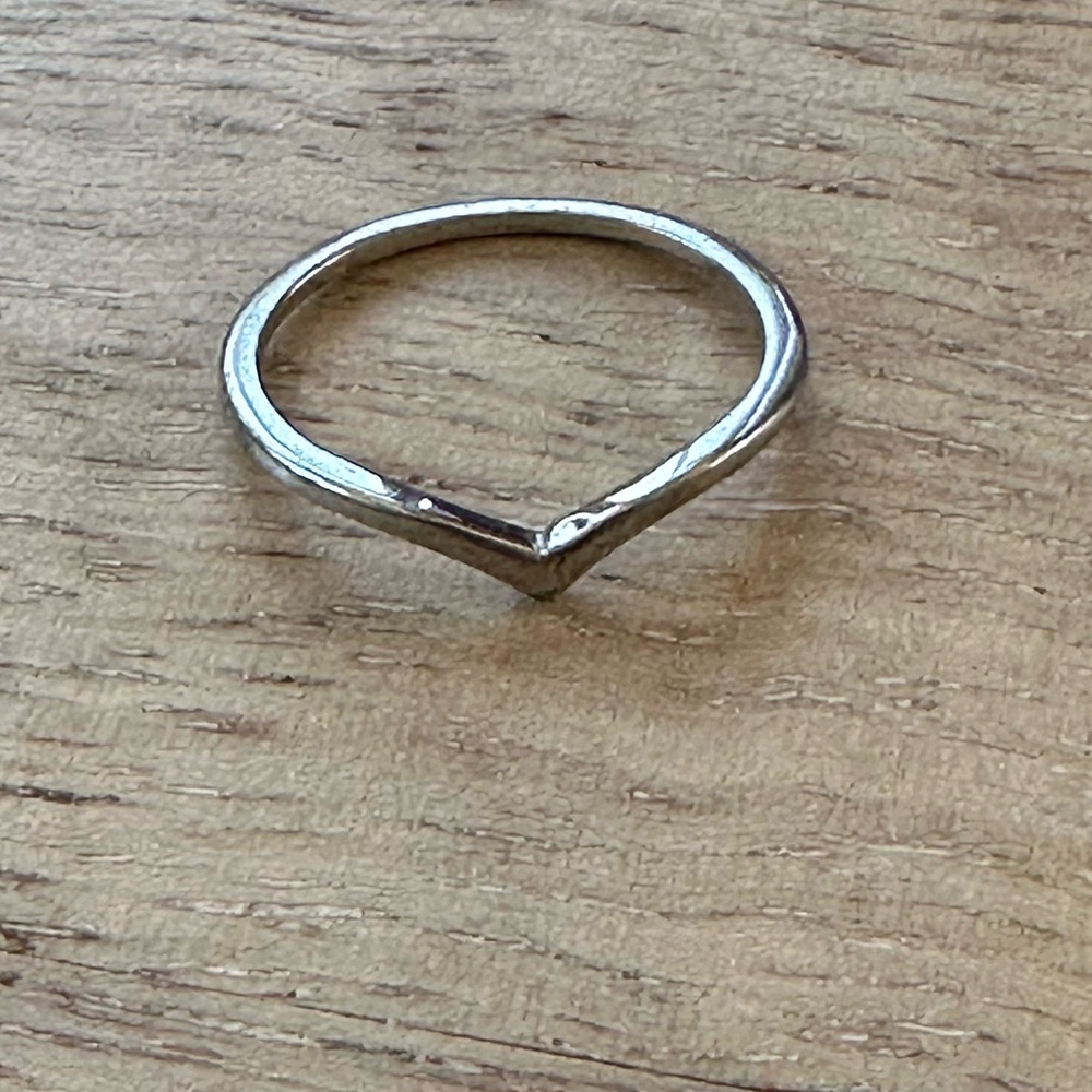 Women’s sterling silver ring, size 7, like new, .925 silver